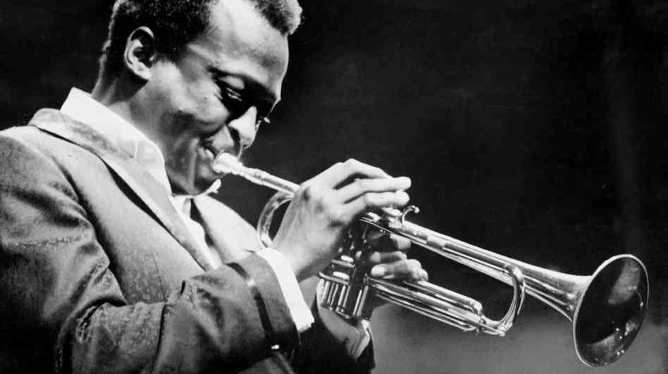Don Cheadle brings Miles Davis back to life in ‘Miles Ahead’