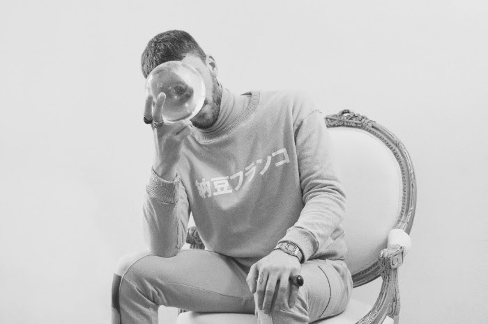 人へ 。 ヒトを 。 人か – S O U N D S F R O M J A P A N mix from Sam Tiba is perfect