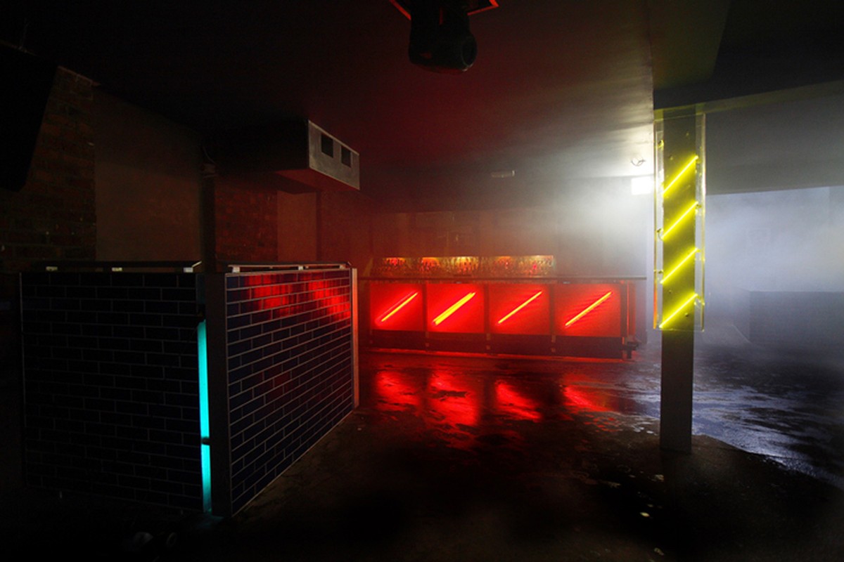 Manchester Clubbers Hold Up Collapsed Roof