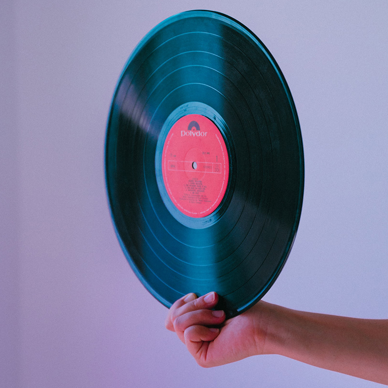 News: Vinyl Sales In The UK Set To Break 30 Year Record High